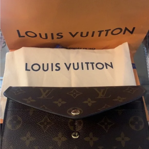 Louis Vuitton Sarah wallet.